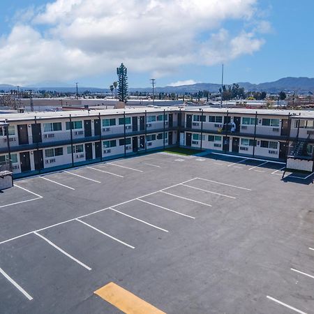 Inland Inn & Suites San Bernardino Buitenkant foto