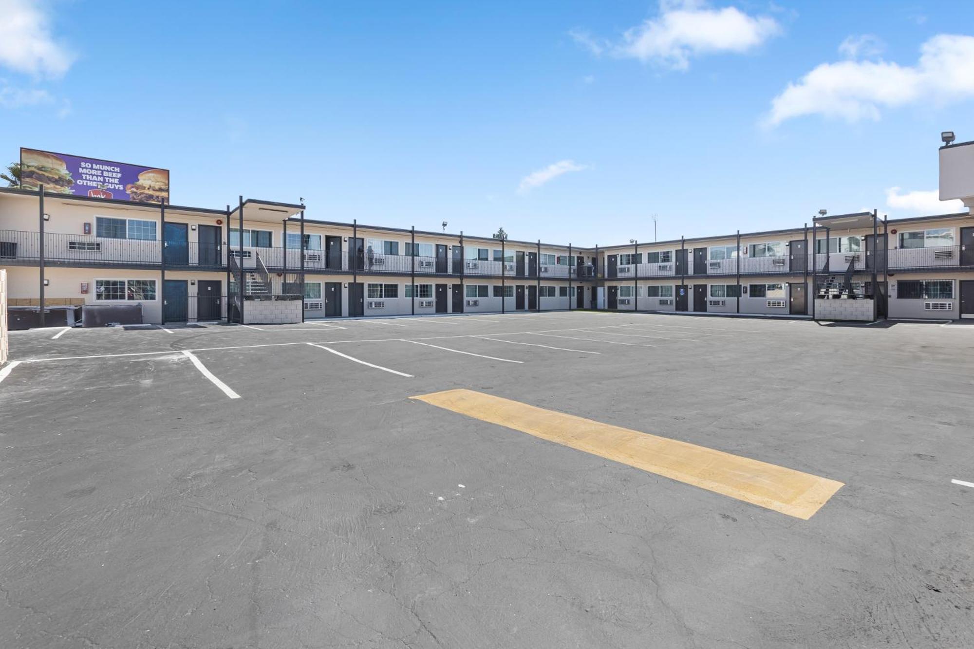 Inland Inn & Suites San Bernardino Buitenkant foto